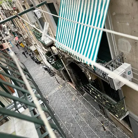 Antoia House نابولي